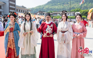 西安旅游汉服穿搭搭配，西安旅游汉服穿搭搭配图片