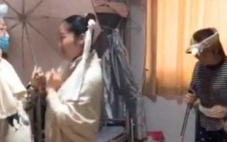 恶搞枪击少女视频，恶搞枪击少女视频大全