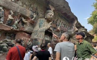 重庆旅游文案搞笑沙雕，重庆旅游文案搞笑沙雕句子
